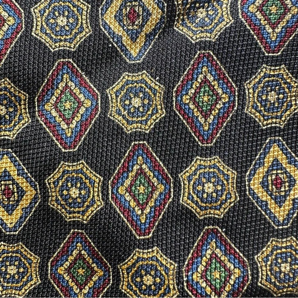 Tommy Hilfiger Silk Geometric Tie Black & Gold Vintage Classic